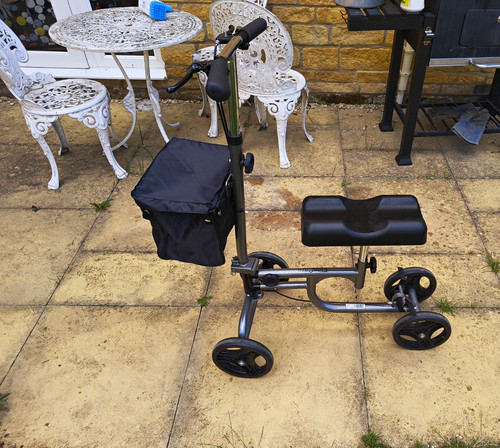 Black adult manual knee - black, walker